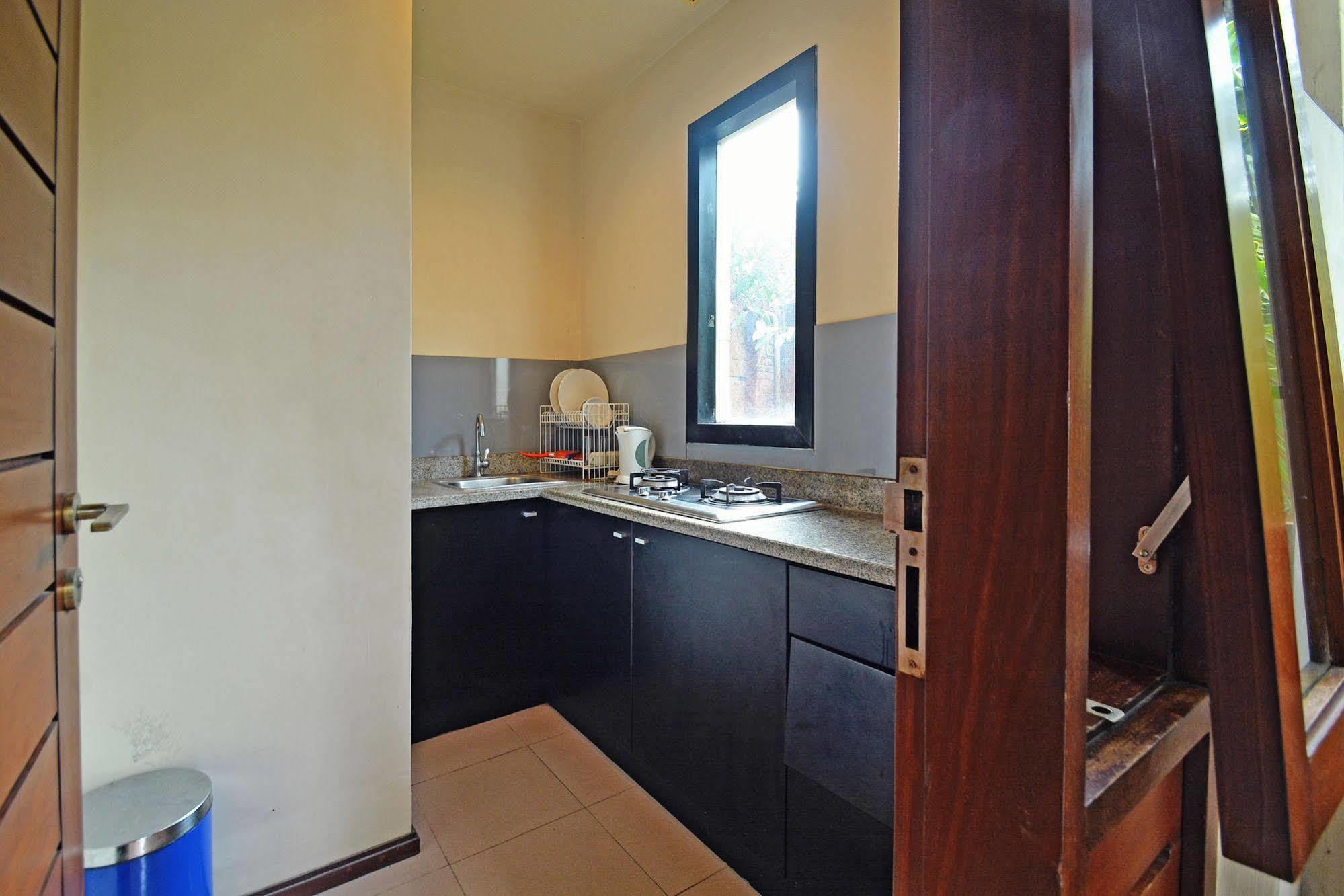 Taman Ayu Town House Aparthotel Legian  Exterior photo