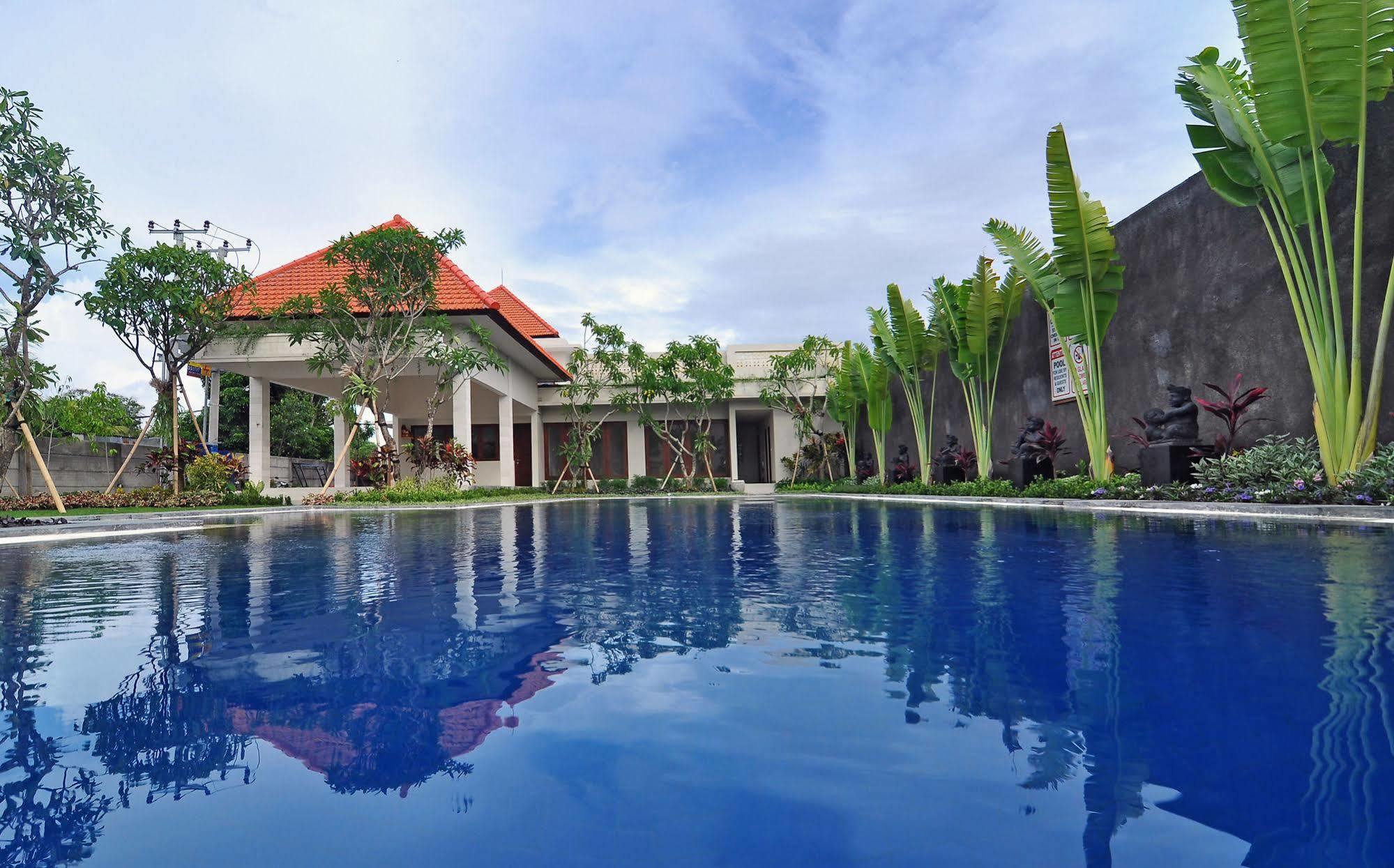 Taman Ayu Town House Aparthotel Legian  Exterior photo